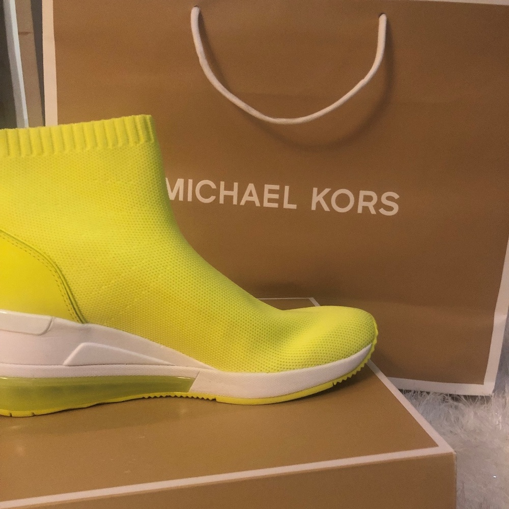 Michael Kors Skyler Extreme Neon Shoes-MK Bag Incl